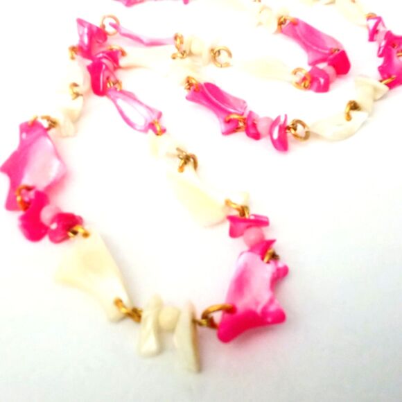 Vintage Pink and White Mother of Pearl Shell Link Beaded Necklace - Picture 5 of 8